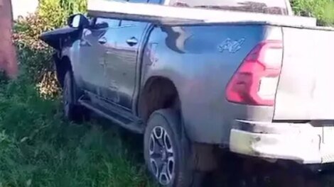 motorista-perde-o-controle-e-caminhonete-invade-casa-no-ceara,-matando-pai-e-filho