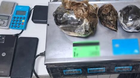 integrante-de-faccao-criminosa-do-rj-e-presa-com-mais-de-1-kg-de-haxixe-em-fortaleza