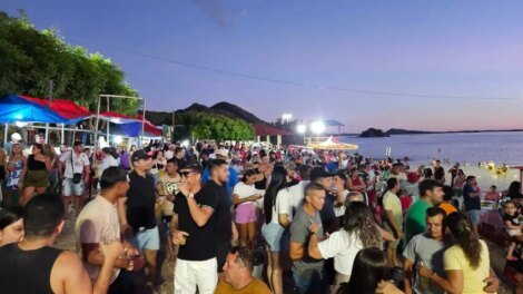 segundo-maior-acude-do-ceara,-oros-volta-a-sangrar-apos-14-anos-e-reune-populacao