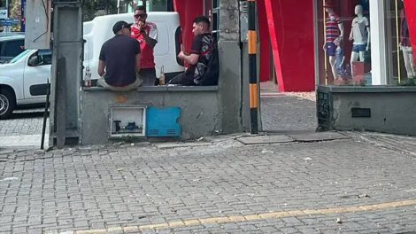 mesmo-proibidos,-torcedores-do-colo-colo-compram-ingressos-para-jogo-contra-o-fortaleza