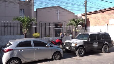 velorio-de-vitimas-da-chacina-na-barra-do-ceara-reune-familiares-e-moradores-em-fortaleza