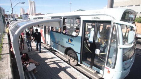 guarda-municipal-faz-escolta-de-onibus-na-regiao-da-barra-do-ceara-apos-chacina