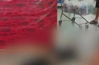 homem-com-tornozeleira-e-morto-a-tiros-ao-sair-de-supermercado-com-a-esposa,-em-fortaleza