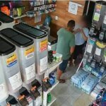criminoso-assalta-loja-de-racao-no-bairro-vila-peri,-em-fortaleza