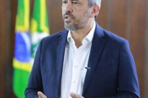 governador-elmano-de-freitas-sera-avo-pela-primeira-vez