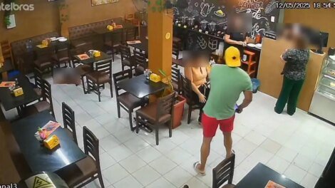 criminosos-armados-assaltam-clientes-e-funcionarios-de-padaria-em-fortaleza