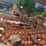 muro-desaba-em-terreno-abandonado-em-fortaleza-e-por-pouco-nao-atinge-pedestre