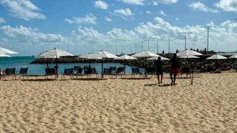oito-trechos-de-praia-estao-proprios-para-banho-em-fortaleza,-diz-boletim-da-semace