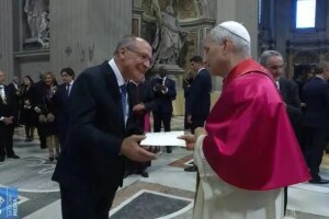 alckmin-entrega-convite-ao-papa-leao-xiv-para-visitar-brasil-durante-a-cop30-em-belem
