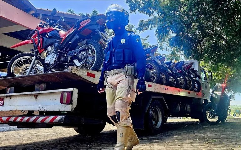 prf-realiza-operacao-em-barro-(ce),-recolhe-11-motocicletas-e-aplica-57-autuacoes
