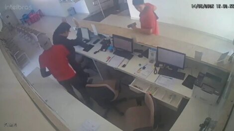 funcionarios-sao-feitos-refens-durante-assalto-a-clinica-em-fortaleza