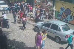 escada-despenca-sobre-fios,-derruba-poste-e-quase-atinge-alunos-em-fortaleza