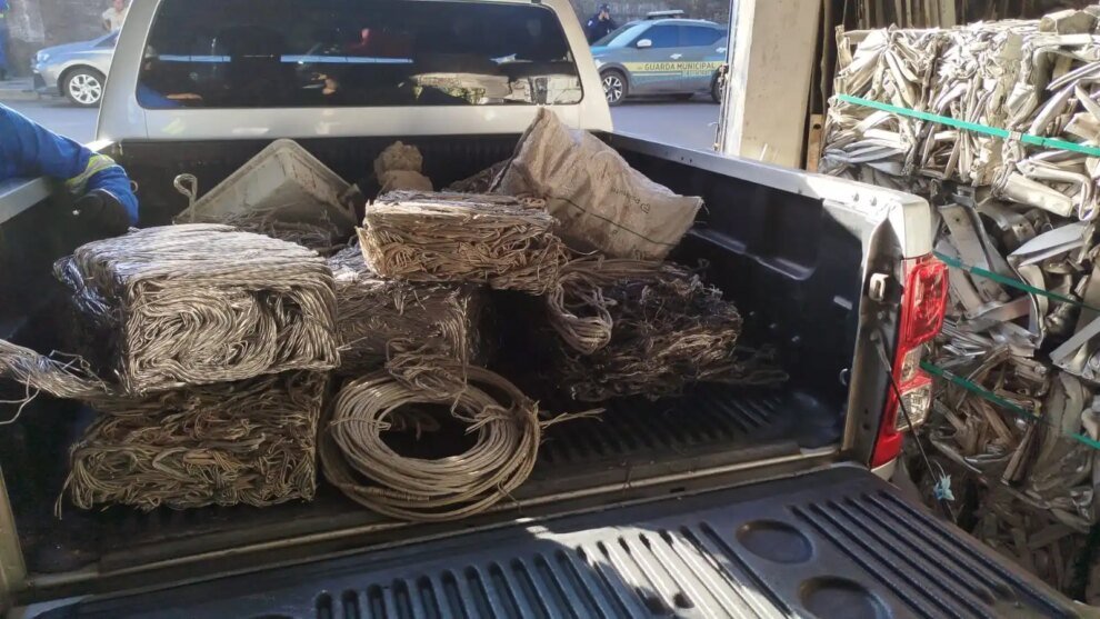 em-operacao,-100-kg-de-cabos-eletricos-furtados-sao-apreendidos,-em-fortaleza