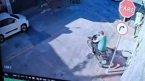 homem-tem-motocicleta-furtada-enquanto-trabalhava-no-bairro-farias-brito