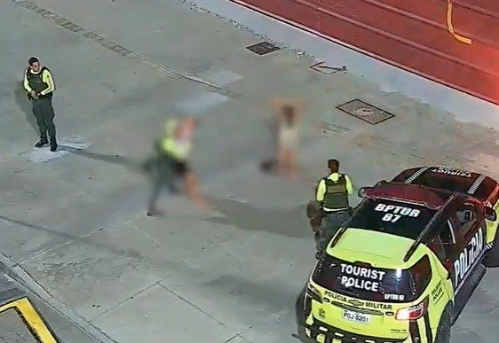 casal-e-preso-e-motocicleta-roubada-e-recuperada-no-bairro-meireles,-em-fortaleza