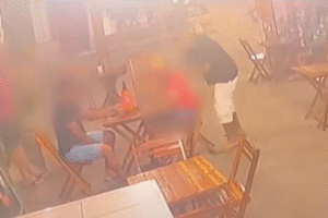 homem-e-morto-a-facadas-enquanto-estava-em-bar-em-quixada