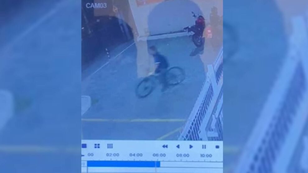 furto-de-bicicleta-e-flagrado-por-cameras-em-estacionamento-de-loja-em-messejana