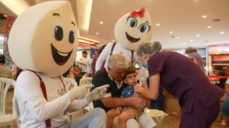 shoppings-de-fortaleza-recebem-novo-mutirao-de-vacinacao-neste-sabado-(14);-confira-os-locais