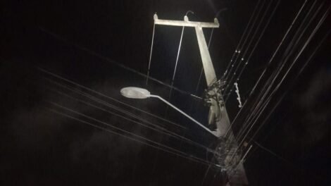 150-metros-de-cabos-sao-furtados-em-fortaleza,-na-madrugada-desta-sexta-feira-(13)