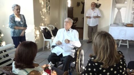 cid-carvalho-recebe-comenda-arnaldo-farias-de-sa-por-contribuicao-a-advocacia-publica