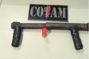 acao-da-pm-apreende-arma-artesanal-calibre-12-e-prende-suspeito-no-bairro-quintino-cunha