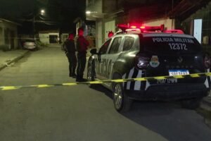 caucaia/ce:-homem-e-morto-a-tiros-em-casa-e-mae-da-vitima,-de-80-anos,-e-baleada