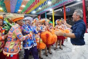 elmano-visita-sao-joao-de-maracanau,-acompanhado-por-prefeitos-e-deputados