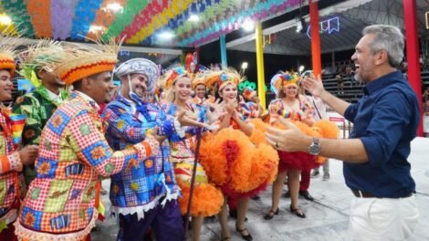 elmano-visita-sao-joao-de-maracanau,-acompanhado-por-prefeitos-e-deputados