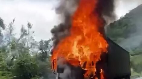 incendio:-caminhao-carregado-com-farinha-pega-fogo-na-br-222,-em-tiangua/ce