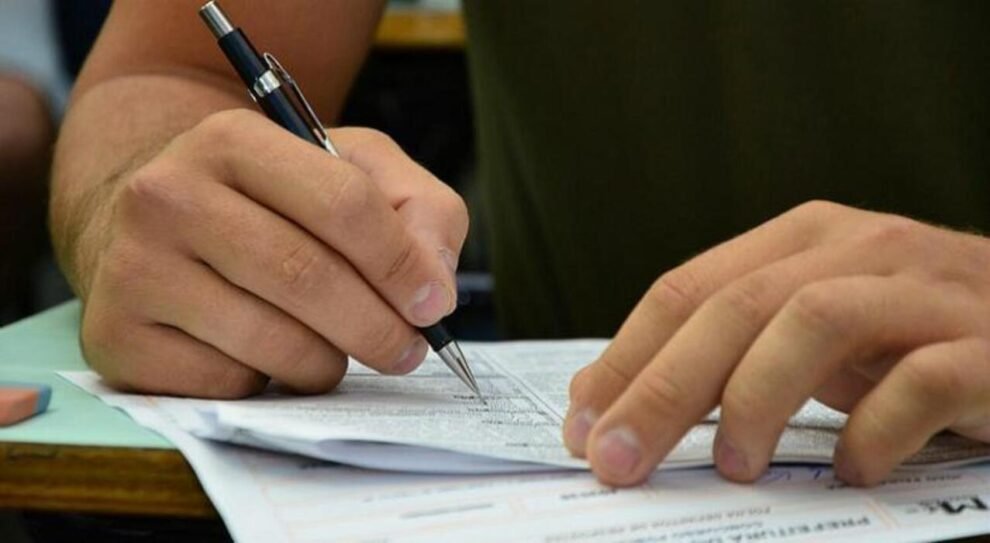 ceara-tem-concursos-com-inscricoes-abertas-nesta-segunda-feira-(23)-e-salarios-de-ate-r$-16,5-mil