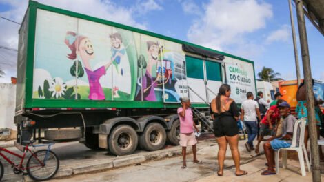caminhao-do-cidadao-leva-servicos-gratuitos-a-bairros-de-fortaleza-e-municipios-do-interior
