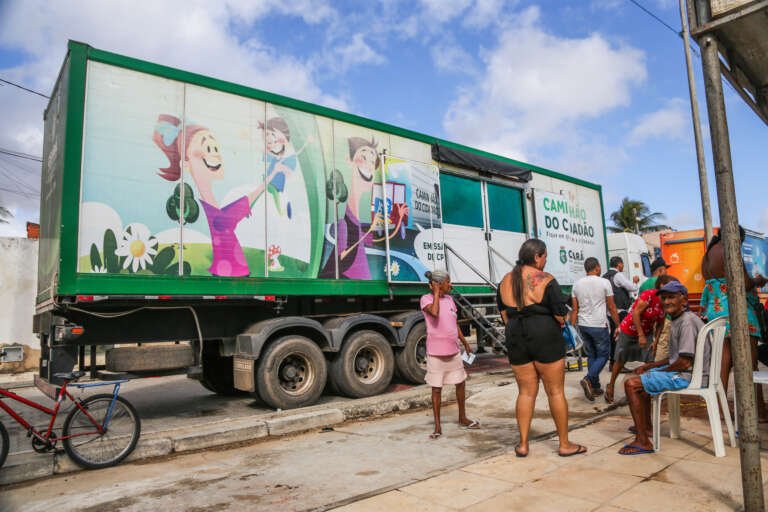 caminhao-do-cidadao-leva-servicos-gratuitos-a-bairros-de-fortaleza-e-municipios-do-interior