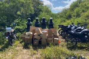 policia-apreende-carga-com-214-mil-cigarros-e-moto-roubada-em-fortaleza