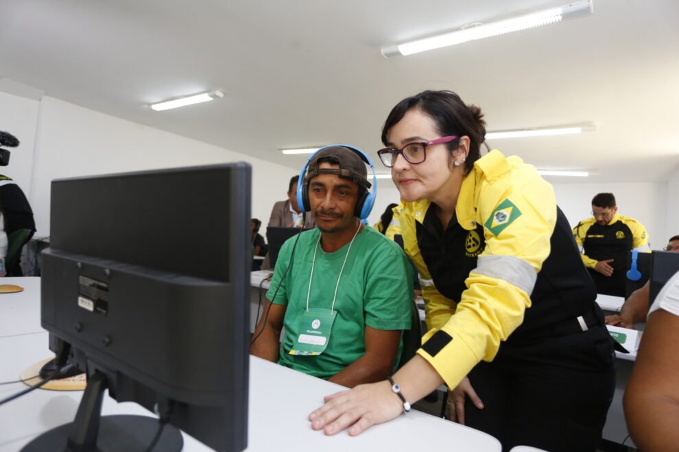 elmano-sanciona-abcdetran,-que-deve-educar-pessoas-nao-alfabetizadas-e-facilitar-acesso-a-cnh