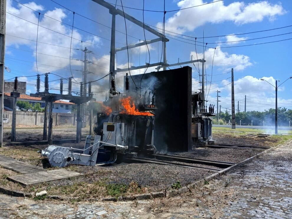 explosao-em-subestacao-no-pici-assusta-moradores-e-provoca-oscilacoes-de-energia-em-fortaleza