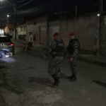 policia-impede-assaltos-no-jose-walter-e-prende-suspeito-escondido-debaixo-de-carro