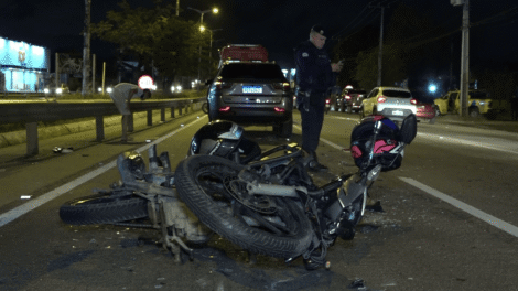 motociclista-fica-gravemente-ferido-em-colisao-na-br-116;-motorista-de-caminhonete-foge-do-local