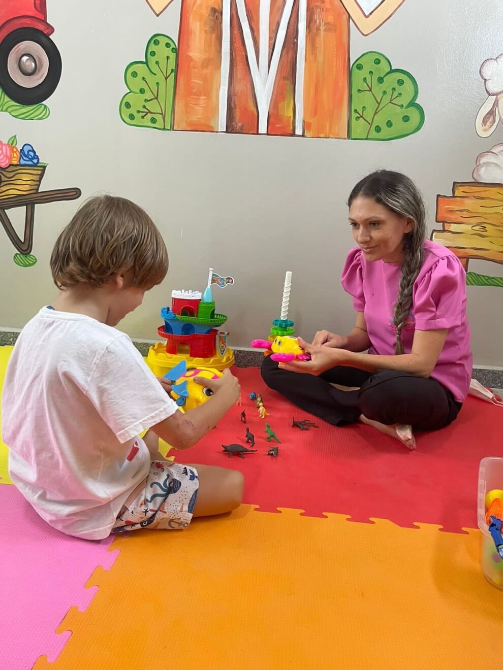 projeto-oferece-terapia-gratuita-para-criancas-autistas-em-nova-russas