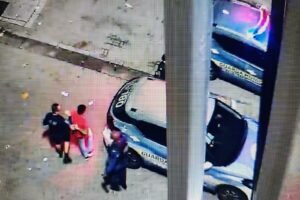video:-ladrao-de-celular-e-preso-pela-guarda-municipal-na-parada-de-fortaleza