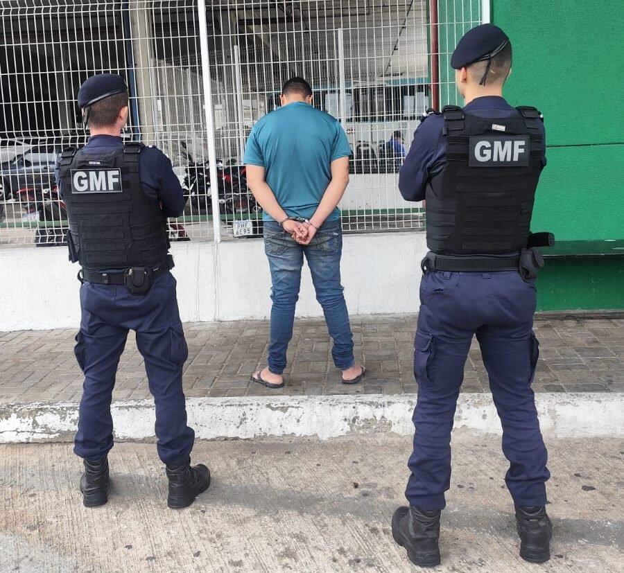 homem-e-preso-no-terminal-antonio-bezerra-apos-ameacas-contra-a-ex-companheira