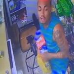 criminosos-sao-flagrados-fazendo-assalto-a-farmacia-no-centro-de-sobral,-no-ceara
