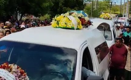 seis-pessoas-da-mesma-familia-mortas-em-acidente-sao-sepultadas-em-crateus