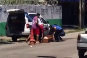 caixao-com-corpo-de-crianca-cai-de-carro-funerario-a-caminho-do-velorio,-em-fortaleza
