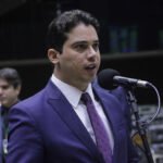quem-e-junior-mano,-deputado-do-ceara,-alvo-de-investigacao-da-pf