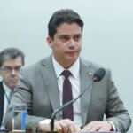 junior-mano-se-pronuncia-apos-operacao-da-pf-que-fez-buscas-no-gabinete-do-deputado
