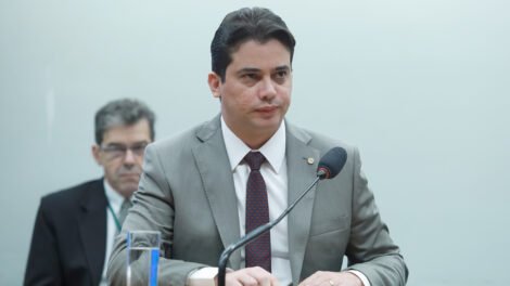 junior-mano-se-pronuncia-apos-operacao-da-pf-que-fez-buscas-no-gabinete-do-deputado