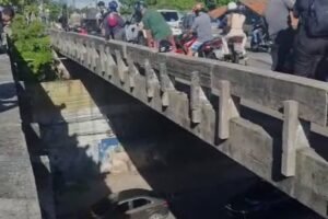 motociclista-cai-de-viaduto-em-fortaleza-e-fica-ferido-em-estado-grave