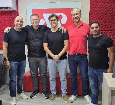 ceos-da-wine,-hugmain-e-nbs-educacao-discutem-gestao,-ia-e-sobrevivencia-de-empresas-no-conexoes