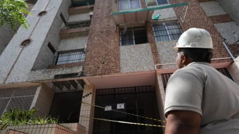 predio-segue-interditado-por-risco-de-afundamento,-e-defesa-civil-amplia-area-de-restricao