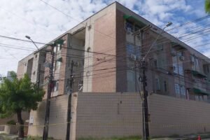 moradores-de-predio-evacuado-em-fortaleza-vivem-incerteza-e-cobram-respostas